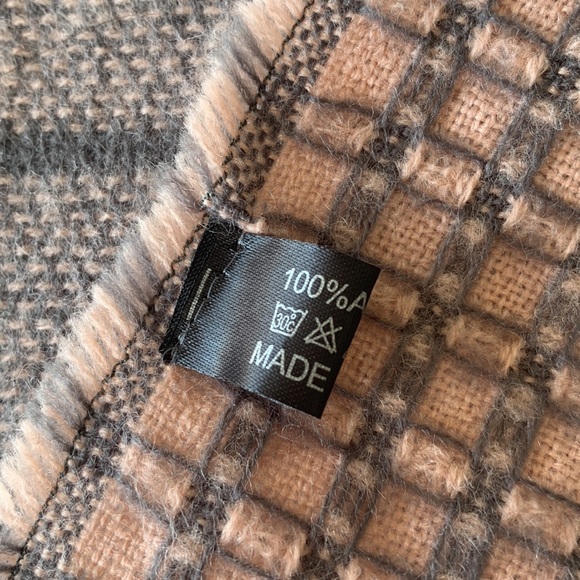 Soft Pink & Gray Patterned Wrap/Scarf - Picture 3 of 7